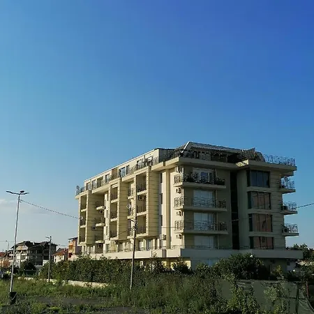 White Apartment Pomorie
